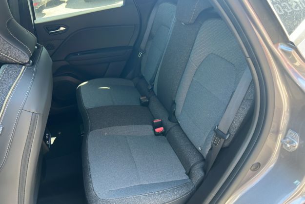 RENAULT CAPTUR E-TECH HYBRID 145 TECHNO PLUS