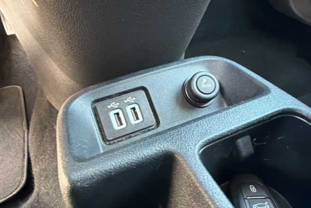 FORD TRANSIT CONNECT 1.5 BVA 120