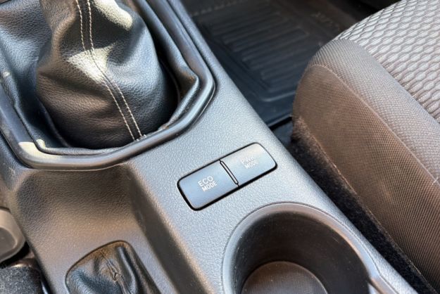 TOYOTA HILUX LECAP 2.4 D-4D 150 DOUBLE CABINE