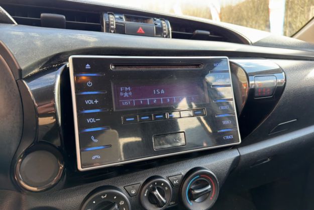 TOYOTA HILUX LECAP 2.4 D-4D 150 DOUBLE CABINE