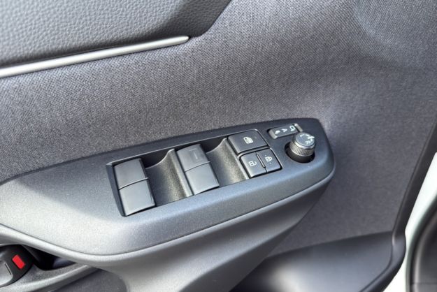 TOYOTA YARIS CROSS HYBRIDE 130 4WD DESIGN