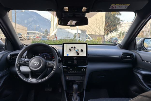 TOYOTA YARIS CROSS HYBRIDE 130 4WD DESIGN