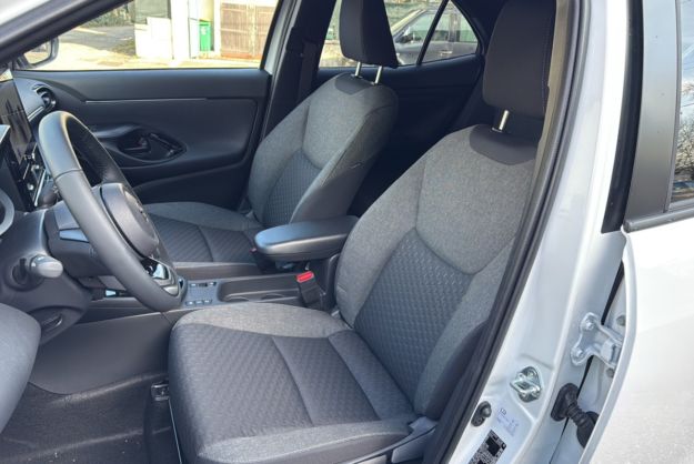 TOYOTA YARIS CROSS HYBRIDE 130 4WD DESIGN