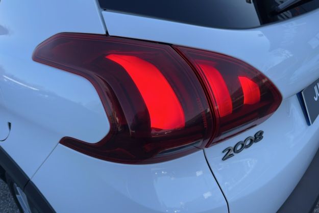 PEUGEOT 2008 1.2 130 ALLURE