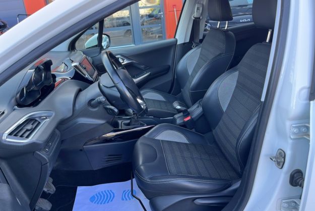 PEUGEOT 2008 1.2 130 ALLURE