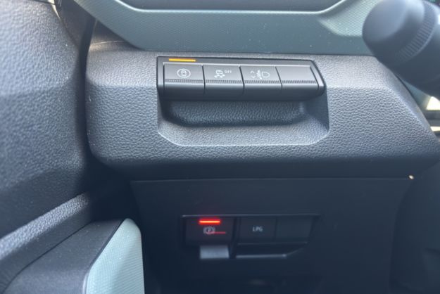 DACIA DUSTER HYBRID-G 150 4X4 EXTREME PLUS