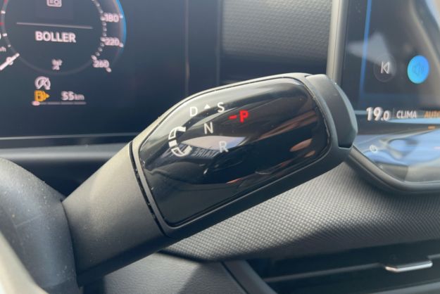 VOLKSWAGEN T-ROC ETSI 150 DSG LIFE PLUS