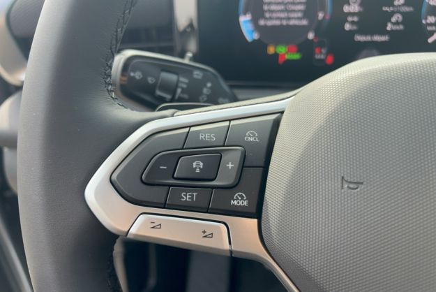 VOLKSWAGEN T-ROC ETSI 150 DSG LIFE PLUS