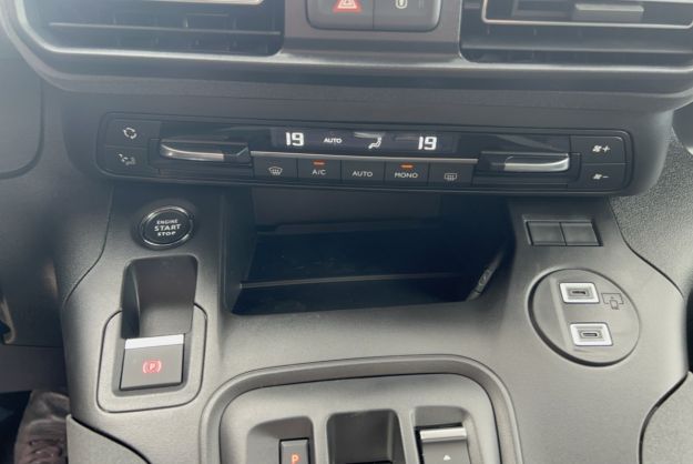 PEUGEOT RIFTER BLUEHDI 130 EAT8 ALLURE