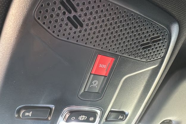 PEUGEOT 2008 HYBRID 145 E-DSC6 ALLURE PLUS