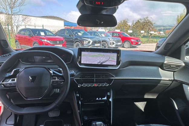 PEUGEOT 2008 HYBRID 145 E-DSC6 ALLURE PLUS