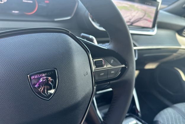 PEUGEOT 2008 HYBRID 145 E-DSC6 ALLURE PLUS