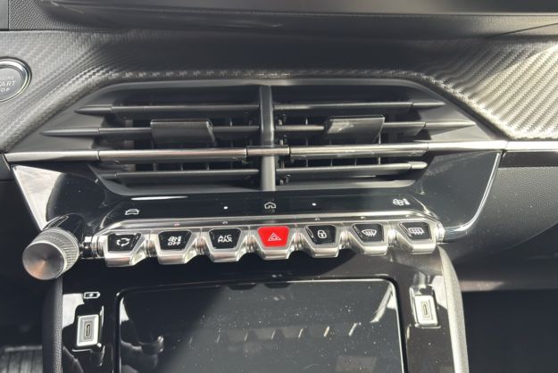 PEUGEOT 2008 HYBRID 145 E-DSC6 ALLURE PLUS