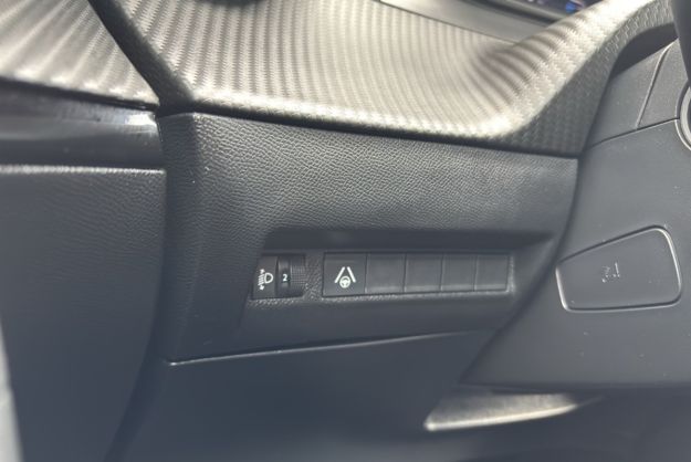 PEUGEOT 2008 HYBRID 145 E-DSC6 ALLURE PLUS