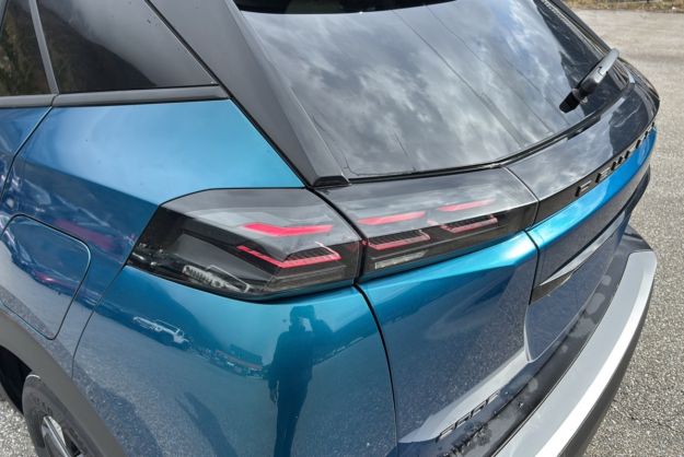 PEUGEOT 2008 HYBRID 145 E-DSC6 ALLURE PLUS