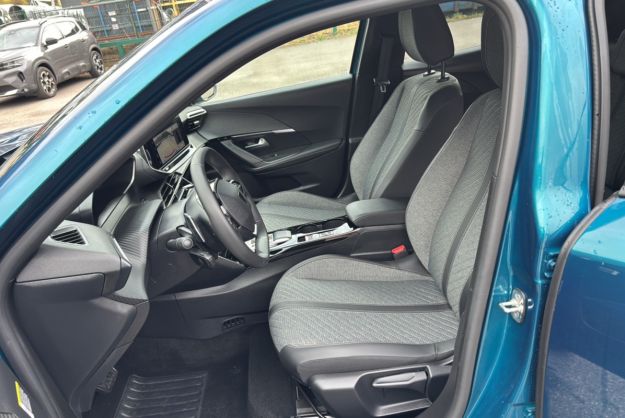 PEUGEOT 2008 HYBRID 145 E-DSC6 ALLURE PLUS