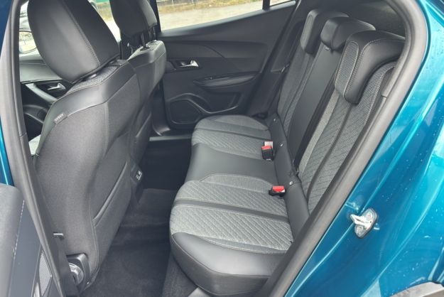 PEUGEOT 2008 HYBRID 145 E-DSC6 ALLURE PLUS