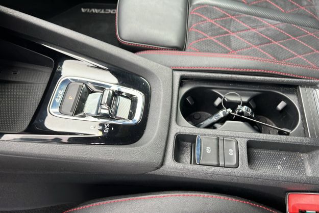 SKODA OCTAVIA 2.0 TDI 200 4DRIVE DSG7