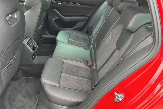 SKODA OCTAVIA 2.0 TDI 200 4DRIVE DSG7