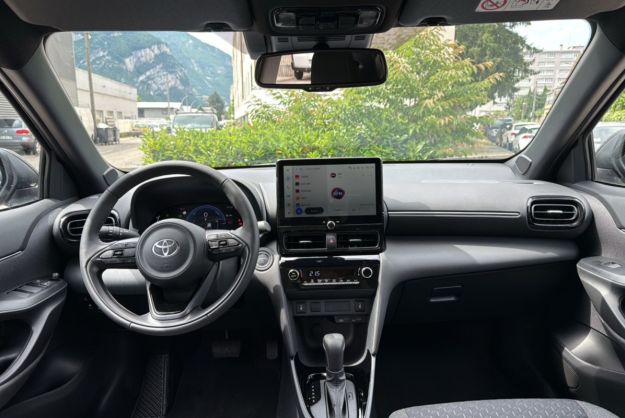 TOYOTA YARIS CROSS HYBRIDE 130 2WD DESIGN