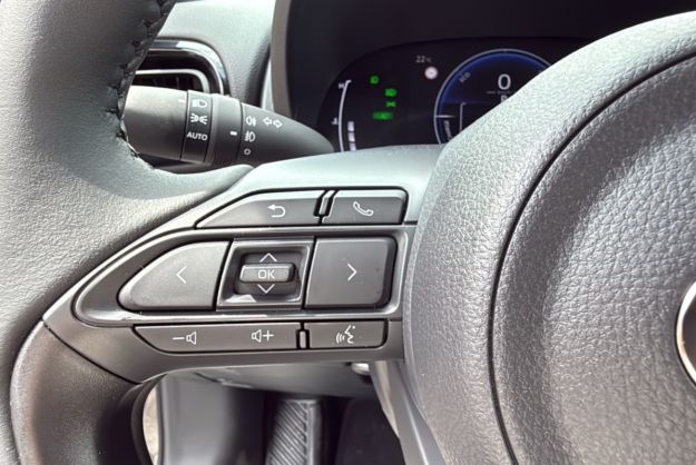 TOYOTA YARIS CROSS HYBRIDE 130 2WD DESIGN