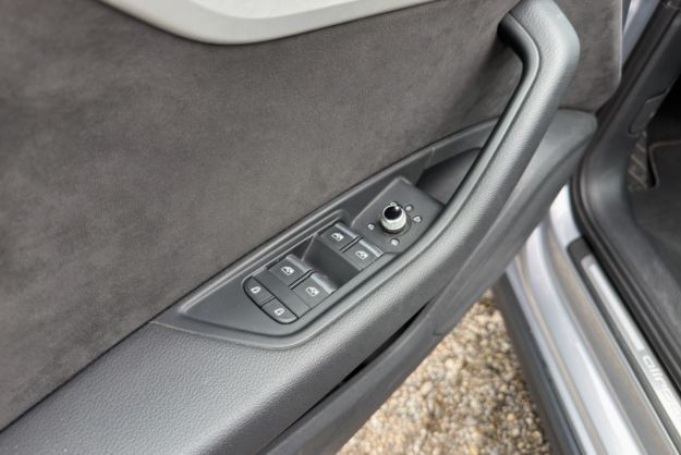 AUDI A4 ALLROAD 40 TDI 204
