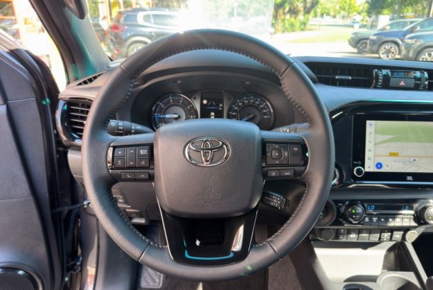 TOYOTA HILUX 2.8 204 BVA INVINCIBLE 4PL