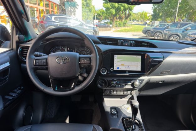 TOYOTA HILUX 2.8 204 BVA INVINCIBLE 4PL