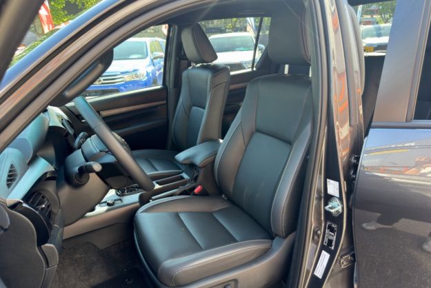 TOYOTA HILUX 2.8 204 BVA INVINCIBLE 4PL