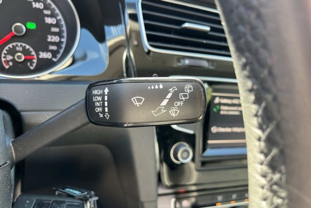 VOLKSWAGEN GOLF 2.0 TDI 150 DSG CARAT R-LINE