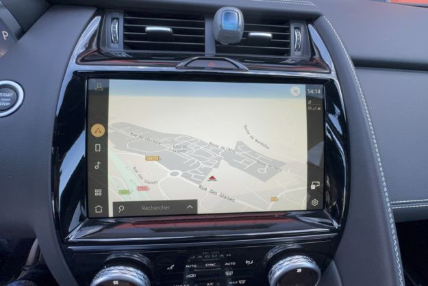 JAGUAR E-PACE 2.0 200 HSE 4X4 R-DYNAMIC E85