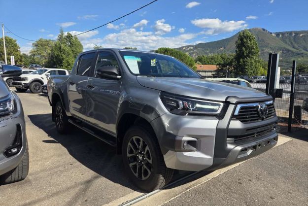 TOYOTA HILUX 2.8 204 BVA INVINCIBLE 4PL