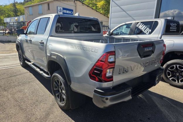 TOYOTA HILUX 2.8 204 BVA INVINCIBLE 4PL