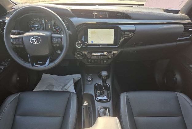 TOYOTA HILUX 2.8 204 BVA INVINCIBLE 4PL