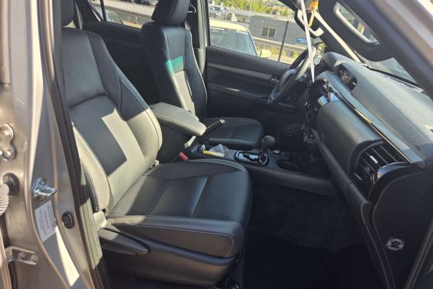 TOYOTA HILUX 2.8 204 BVA INVINCIBLE 4PL
