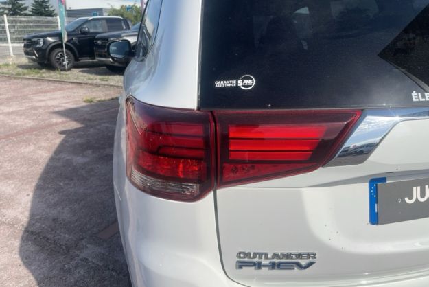MITSUBISHI OUTLANDER 2.4 PHEV 224 4WD BUSINESS