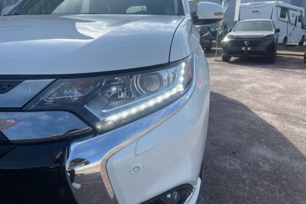 MITSUBISHI OUTLANDER 2.4 PHEV 224 4WD BUSINESS
