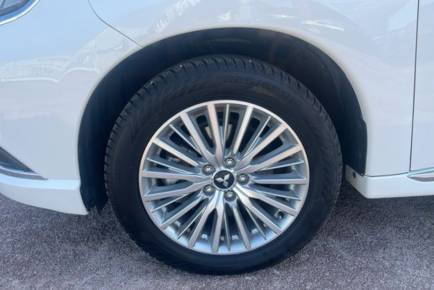 MITSUBISHI OUTLANDER 2.4 PHEV 224 4WD BUSINESS