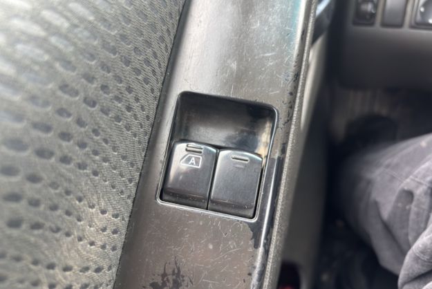 NISSAN NAVARA 2.5 DCI 190 KING CAB
