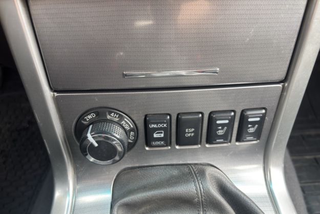 NISSAN NAVARA 2.5 DCI 190 KING CAB