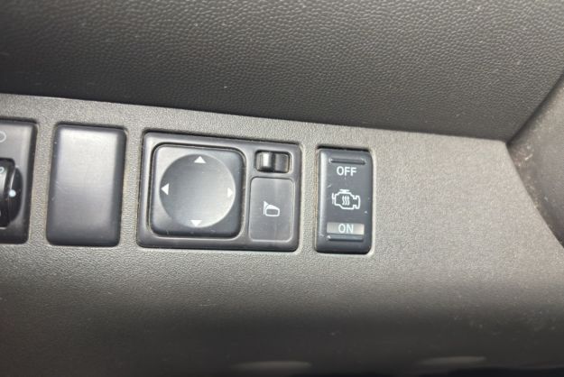 NISSAN NAVARA 2.5 DCI 190 KING CAB