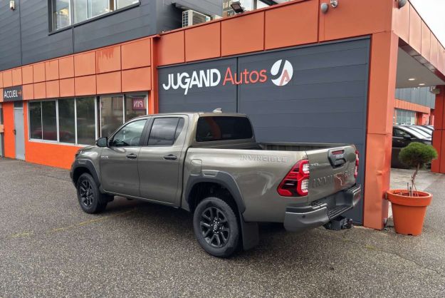 TOYOTA HILUX 2.8 204 BVA INVINCIBLE 4PL