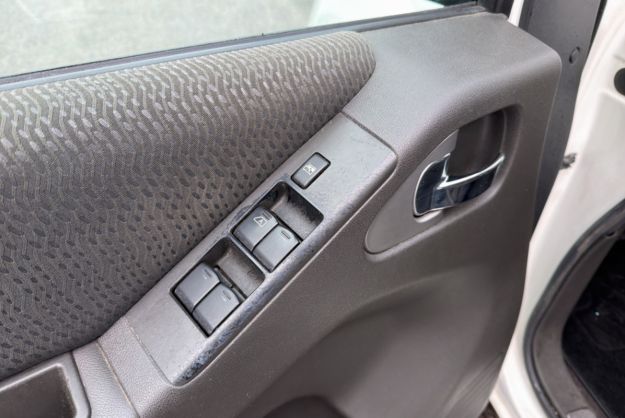 NISSAN NAVARA 2.5 DCI 190 4WD DOUBLE CABINE