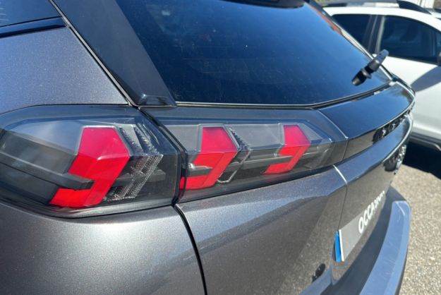 PEUGEOT 2008 1.2 130 EAT8 GT