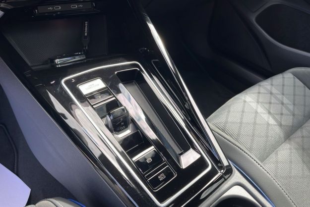 VOLKSWAGEN GOLF TDI 150 DSG R-LINE T.O 360
