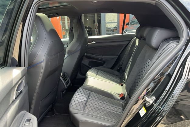 VOLKSWAGEN GOLF TDI 150 DSG R-LINE T.O 360
