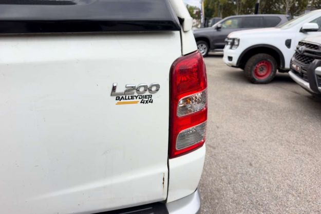 MITSUBISHI L200 2.4 DID 180 INTENS