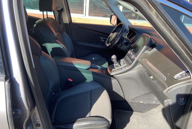 RENAULT GRAND SCENIC 1.2 TCE 130 INTENS 5PL