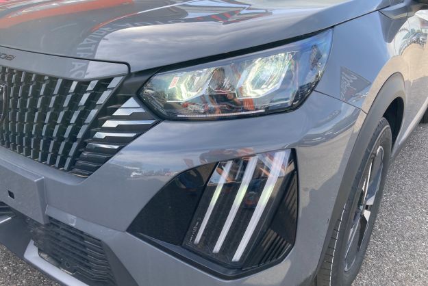 PEUGEOT 2008 NEW 130 EAT8 ALLURE SURÉQUIPÉ