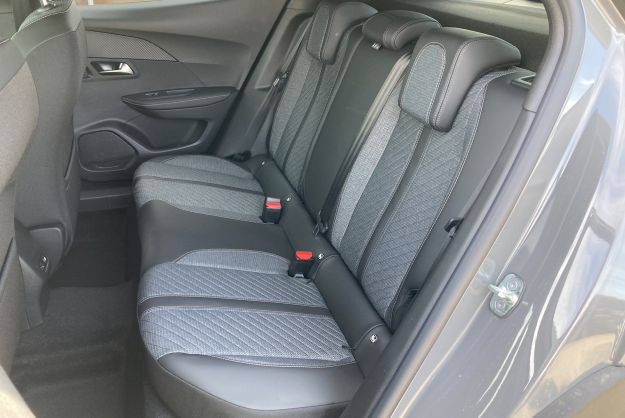 PEUGEOT 2008 NEW 130 EAT8 ALLURE SURÉQUIPÉ